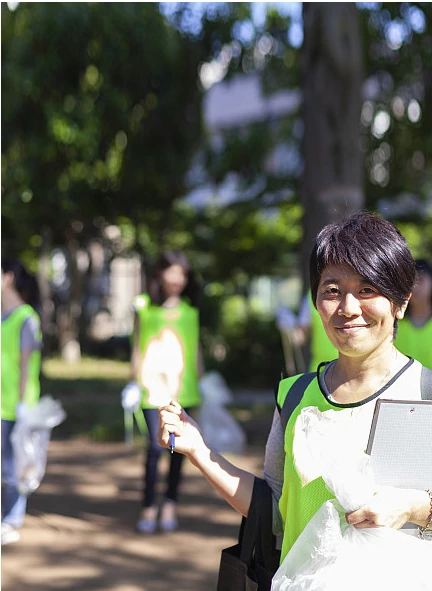 Garbage Collection Activity on Maofeng Mountain